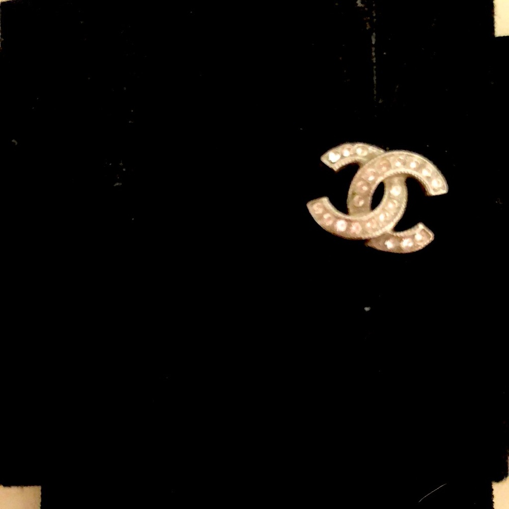 Chanel silver crystal ONE stud